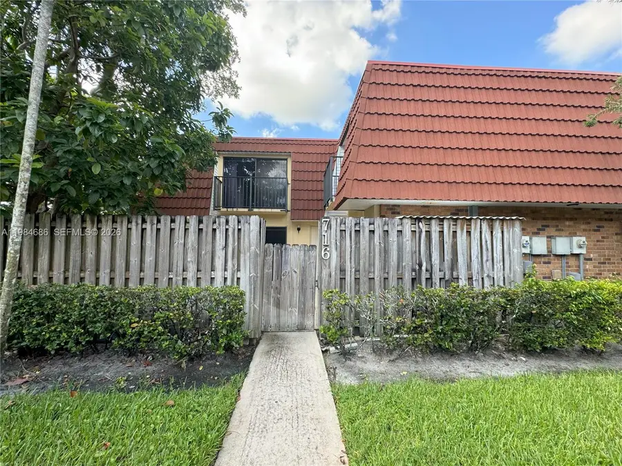 716 NW 98th Way, Plantation, FL 33324 - #2