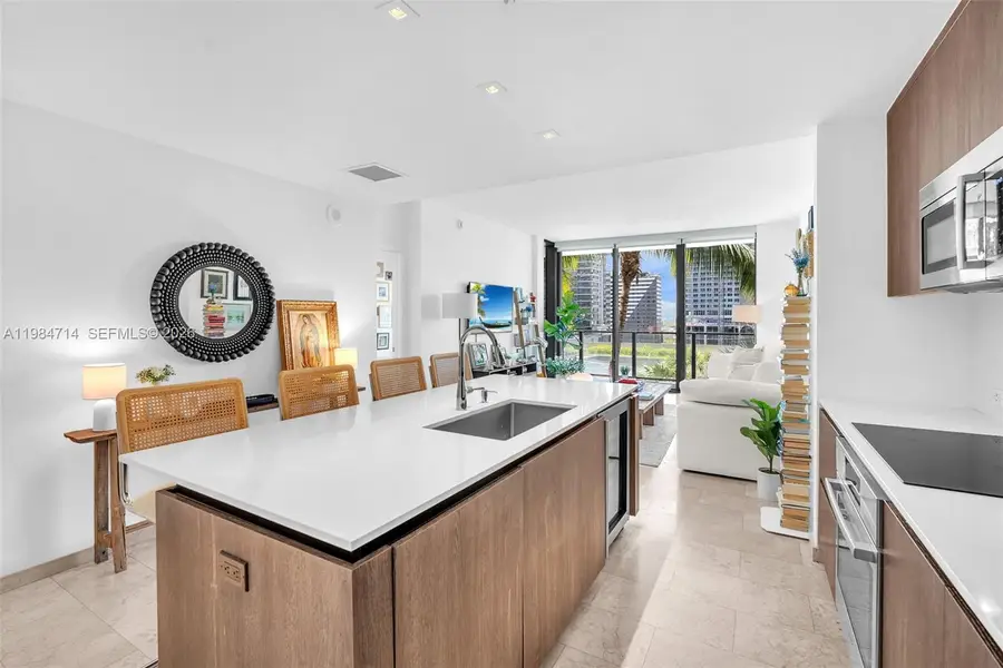 68 SE 6th St #806, Miami, FL 33131 - #2