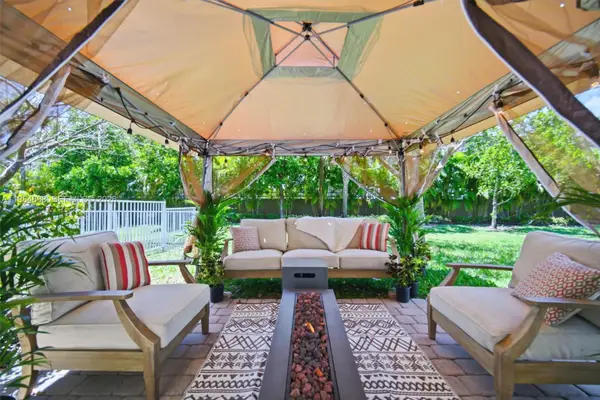 1628 Myrtle Oak Ter, Hollywood, FL 33021