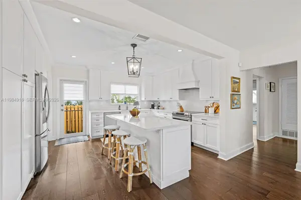 9880 NE 9th Ave, Miami Shores, FL 33138