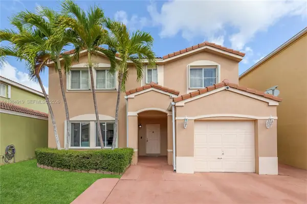 16323 SW 97th St, Miami, FL 33196