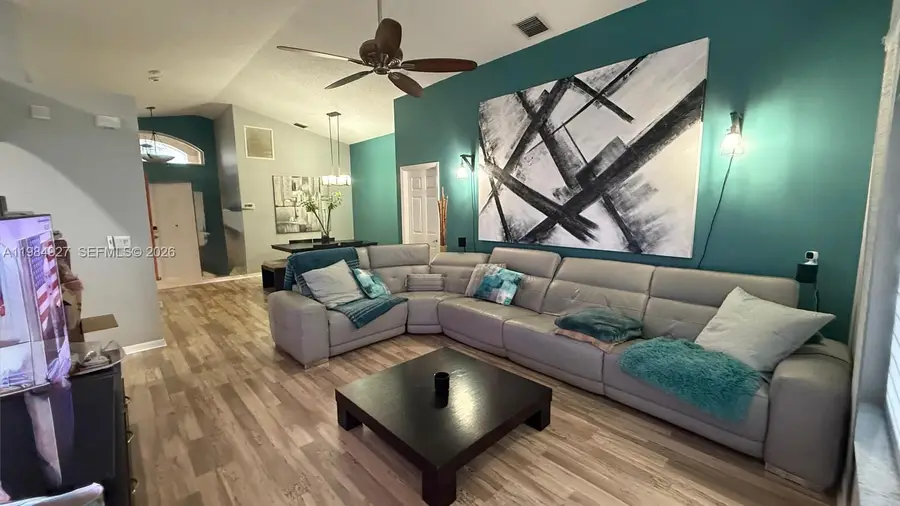 13154 NW 11th St, Pembroke Pines, FL 33028 - #3