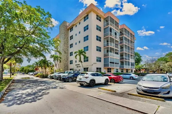 1830 Dixieanna St #102, Hollywood, FL 33020