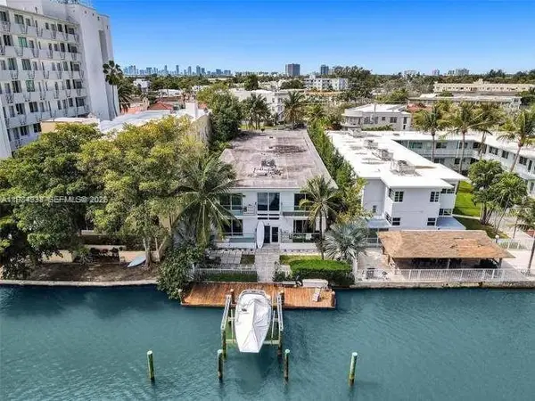 Address Withheld By Seller, Miami Beach, FL 33141