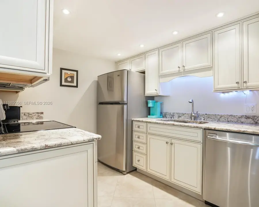 614 Executive Center Dr #102, West Palm Beach, FL 33401 - #3