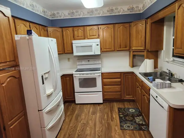 690 NW 19th St, Homestead, FL 33030