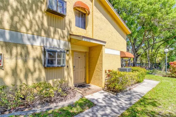 3095 N Oakland Forest Dr #104, Oakland Park, FL 33309