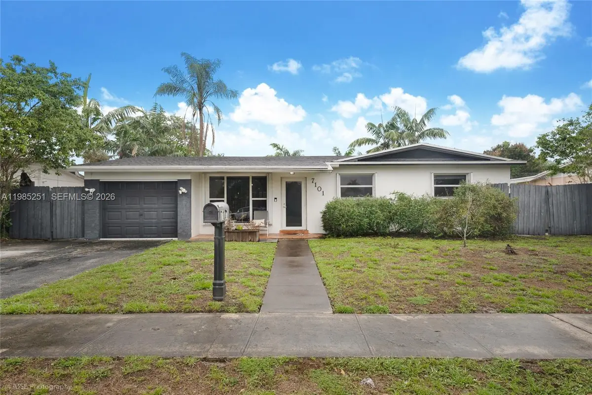 7101 Taylor St, Hollywood, FL 33024 - #1