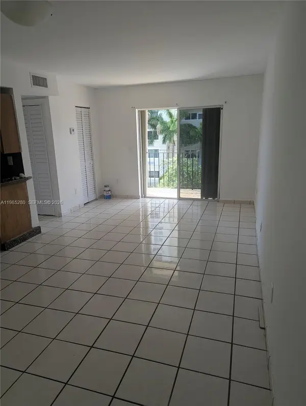 1051 SW 1st St #411, Miami, FL 33130