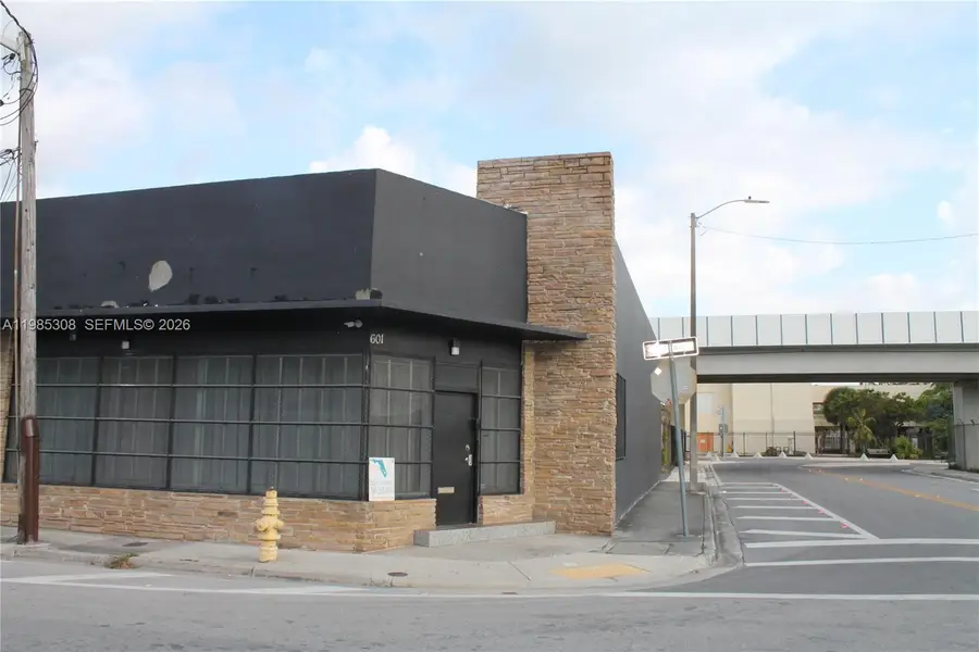 601 NW 11th St, Miami, FL 33136 - #2