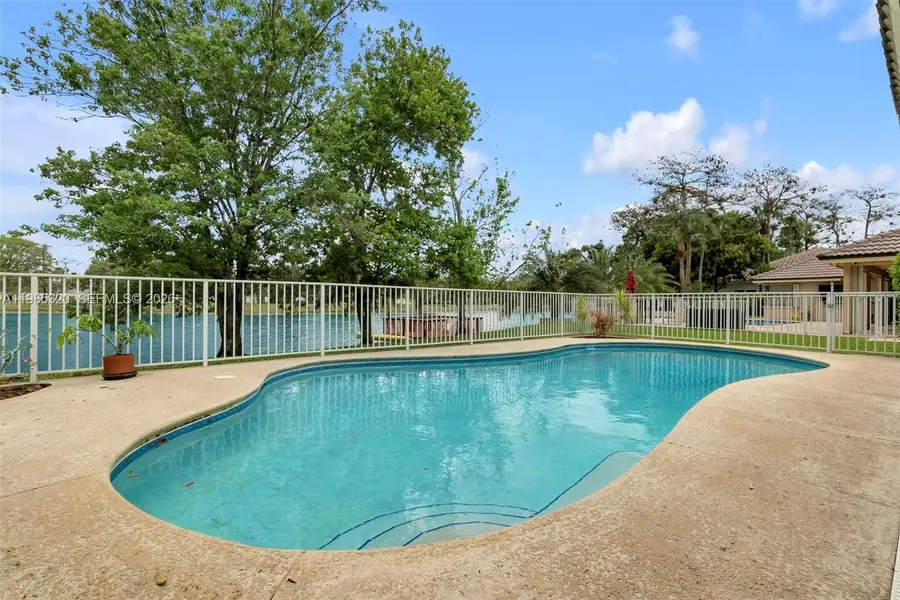 4927 NW 67th Ave, Lauderhill, FL 33319 - #3