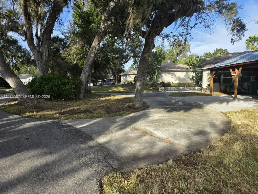 3661 Bernice Ln, Sarasota, FL 34238 - #2