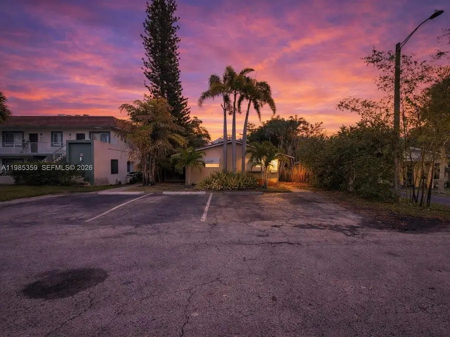 3042 NE 13th Ave, Oakland Park, FL 33334 - #2