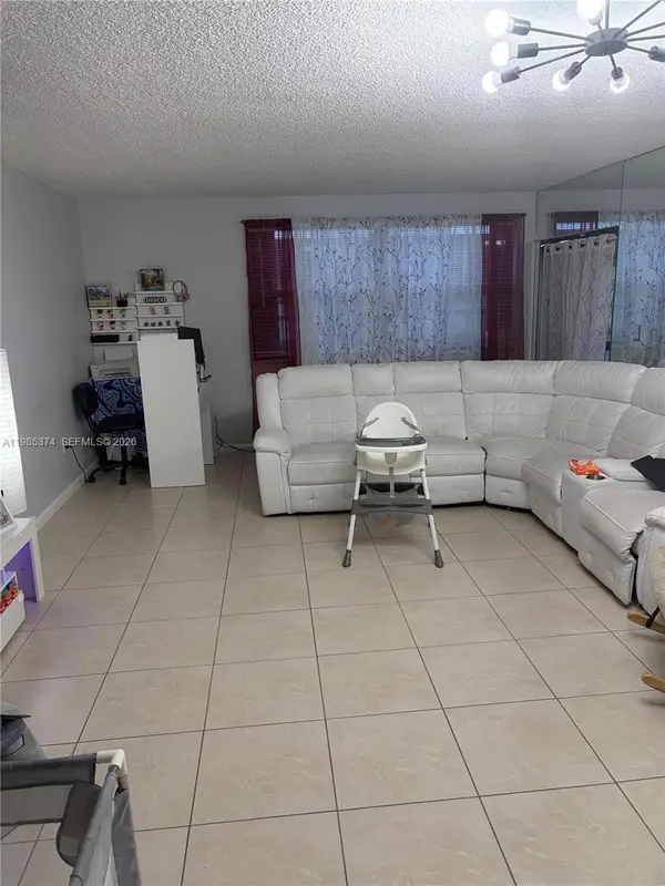 571 NW 107th Ave #205, Miami, FL 33172