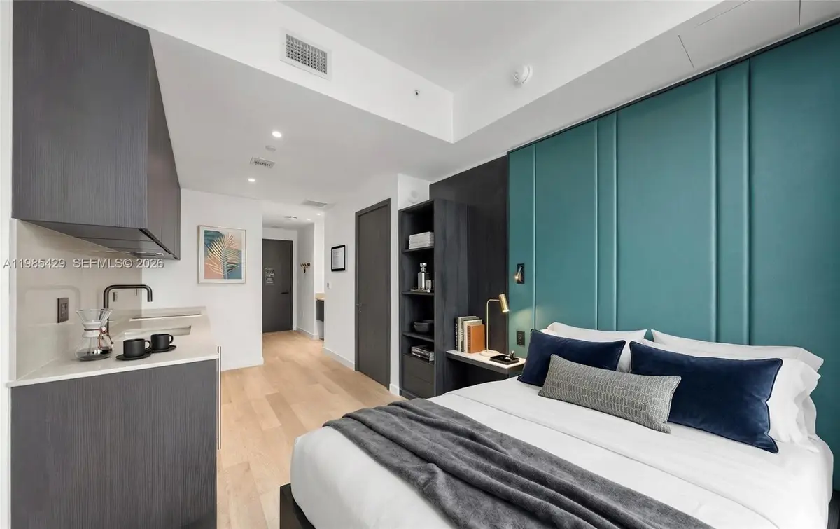 20 NE 11 St #2306B, Miami, FL 33132 - #1