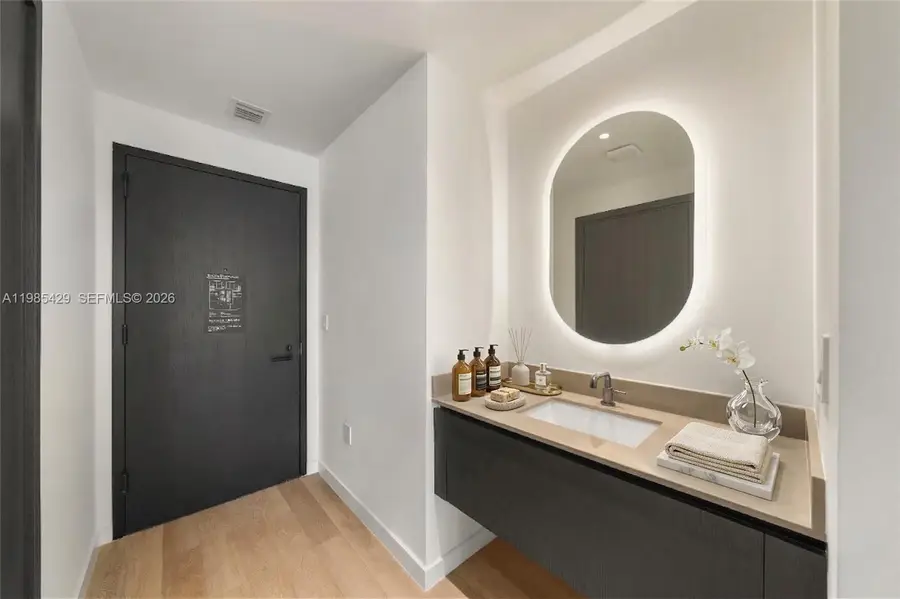 20 NE 11 St #2306B, Miami, FL 33132 - #3