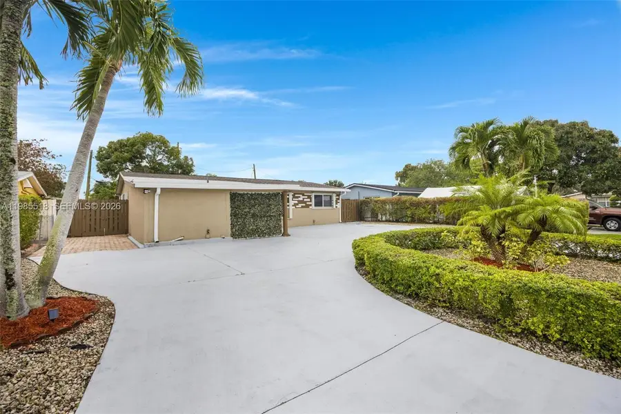 6450 Mckinley St, Hollywood, FL 33024 - #2