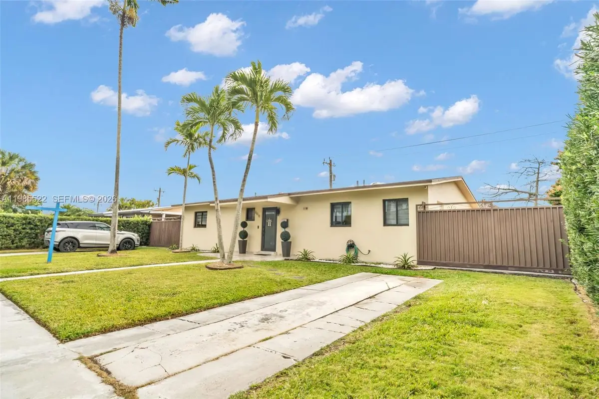 8818 SW 16th St, Miami, FL 33165 - #1