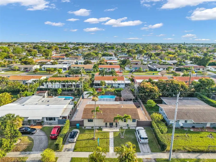 8818 SW 16th St, Miami, FL 33165 - #2