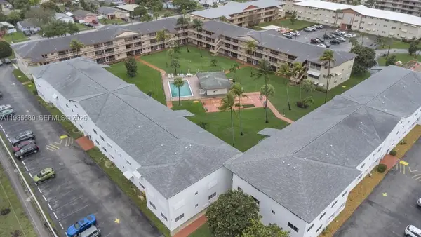 5300 Washington St #J218, Hollywood, FL 33021