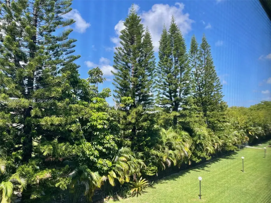 1000 Hillcrest Ct #308, Hollywood, FL 33021 - #2