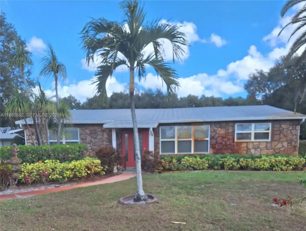5525 SE Ault Ave, Stuart, FL 34997 - #1
