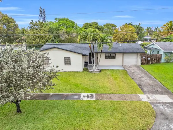 19030 Bel Aire Dr, Cutler Bay, FL 33157