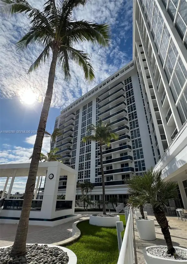 10275 Collins Ave #1104, Bal Harbour, FL 33154