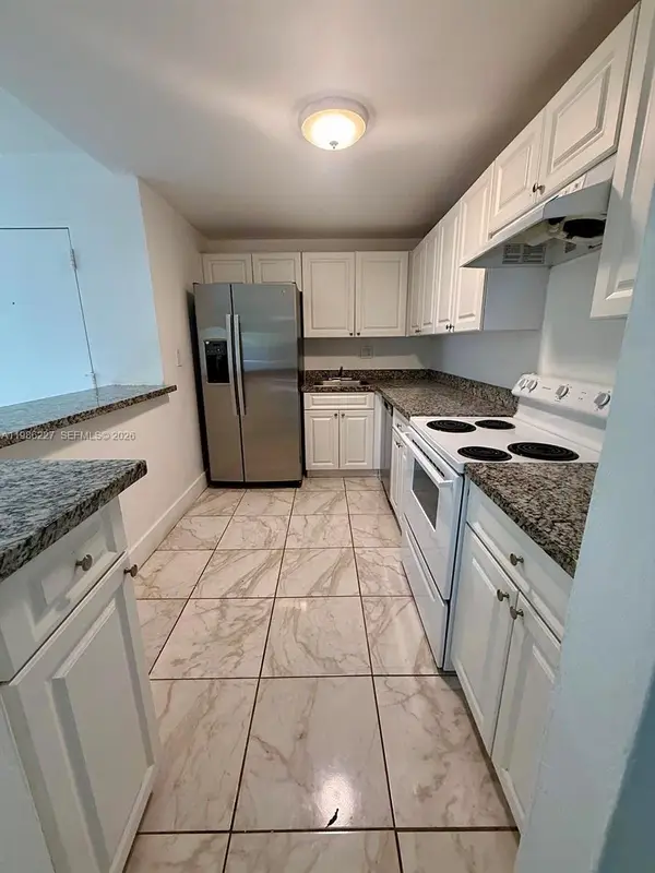 10393 N Kendall Dr #U7, Miami, FL 33176