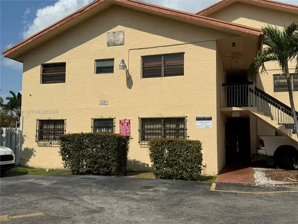 2295 W 53rd Pl #201, Hialeah, FL 33016