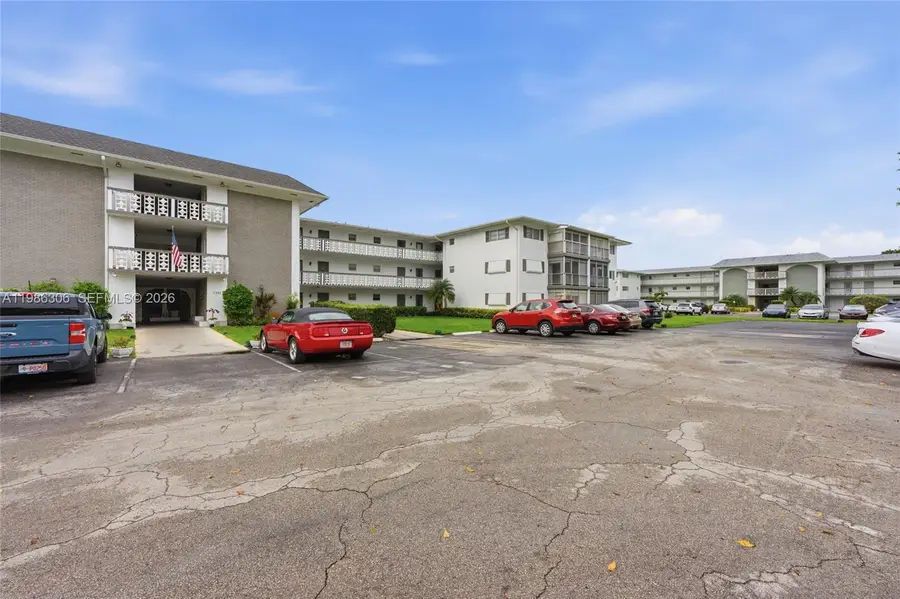 1201 Hillcrest Ct #209, Hollywood, FL 33021 - #2