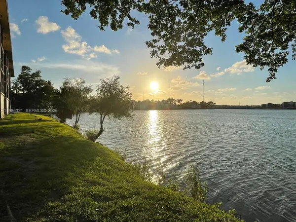 511 Ives Dairy Rd #301-6, Miami, FL 33179