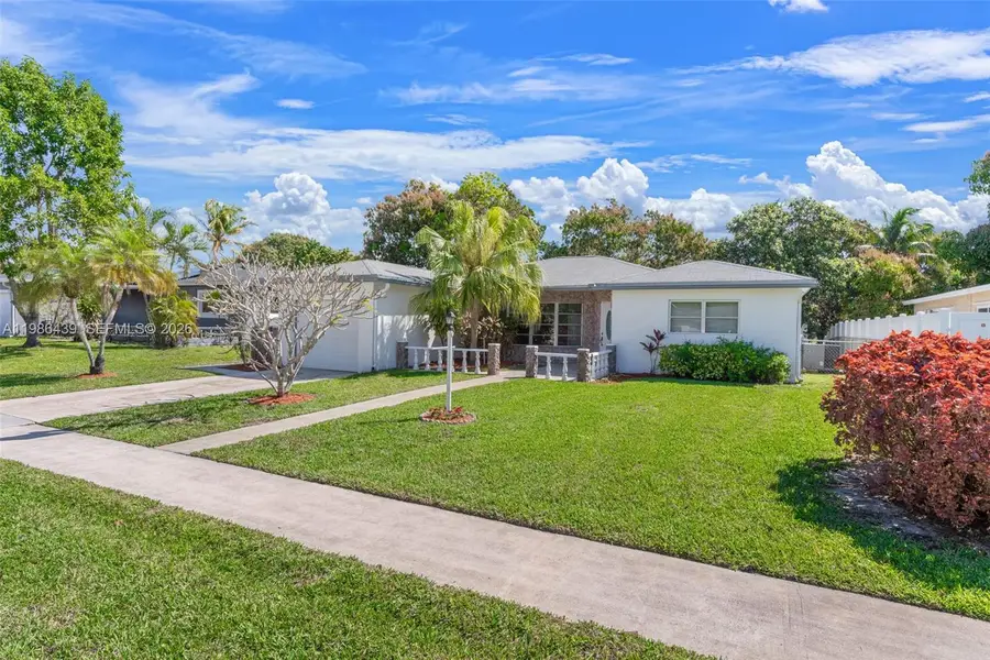 815 SW 50th Ter, Margate, FL 33068 - #2