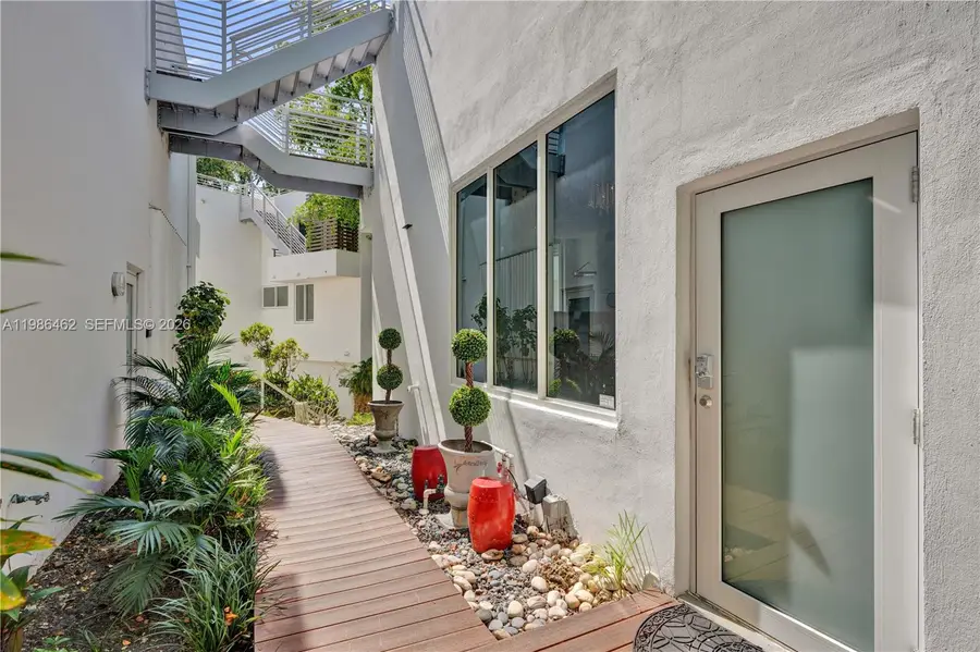 3126 Center St #8, Coconut Grove, FL 33133 - #2