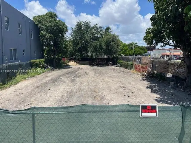 1976 NW 25th Ave, Miami, FL 33125 - #2