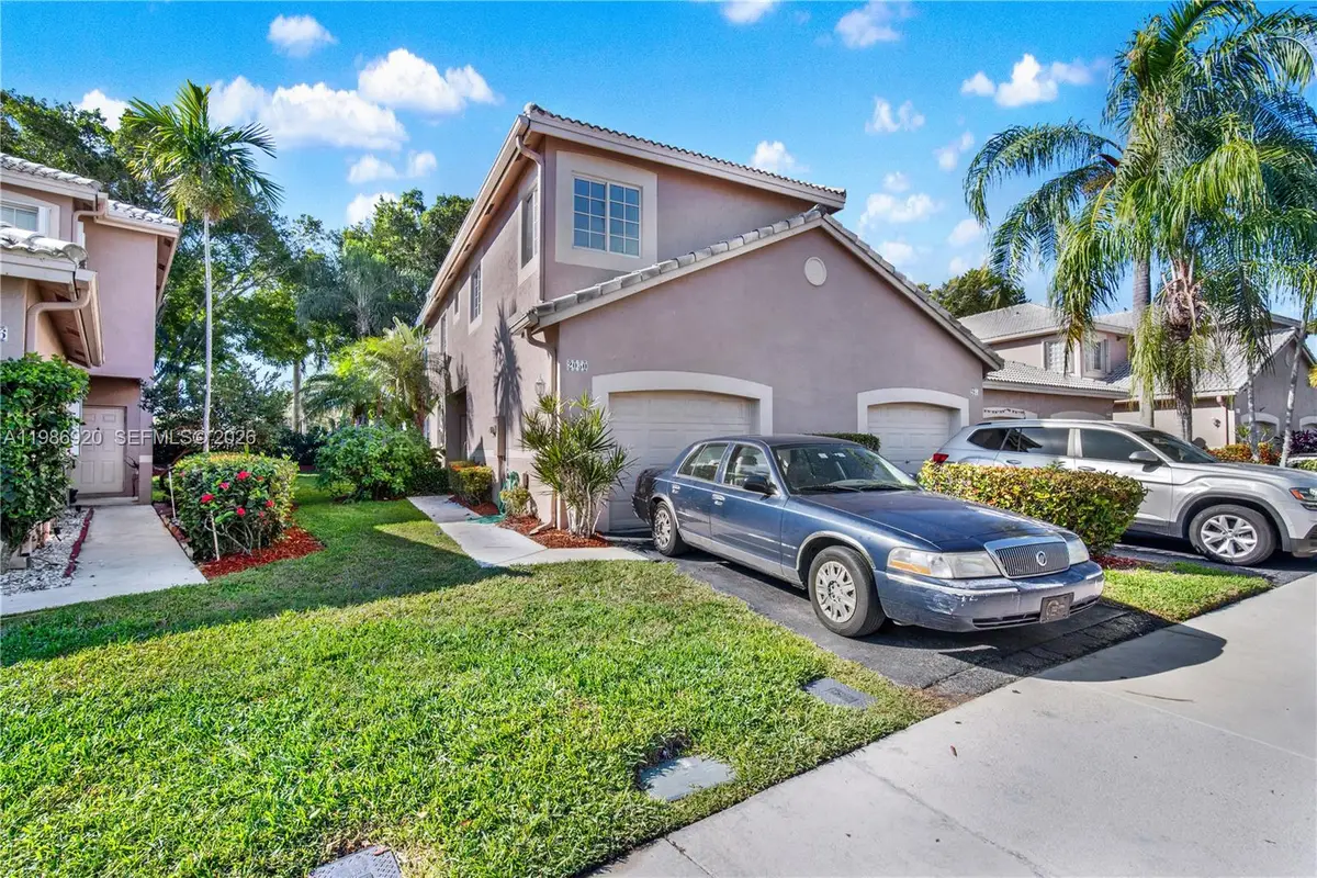 2050 Madeira Dr, Weston, FL 33327 - #1
