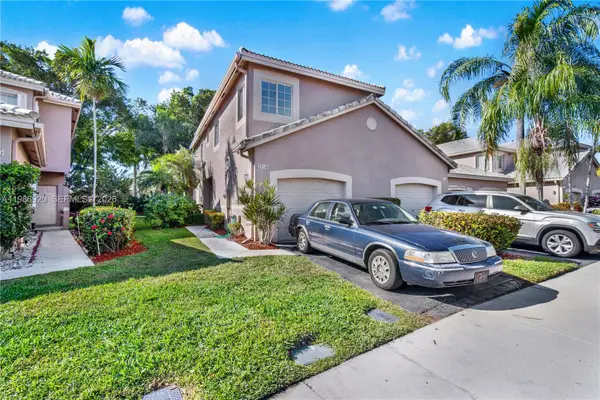 2050 Madeira Dr, Weston, FL 33327