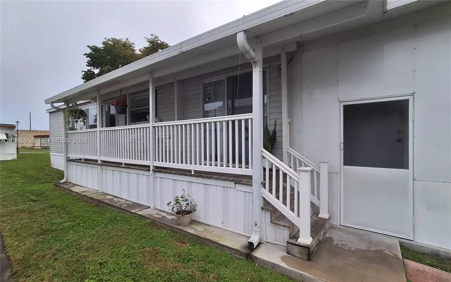 3240 SW 50 Ter, Davie, FL 33314 - #2