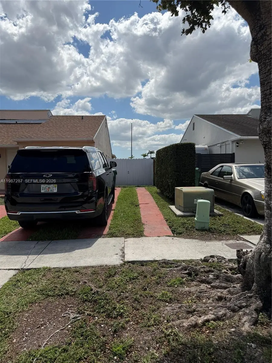 9612 Grand Canal Dr, Miami, FL 33174 - #3