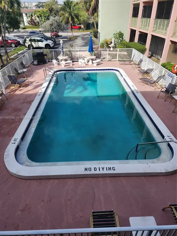 100 SE 6th Ave #107, Pompano Beach, FL 33060