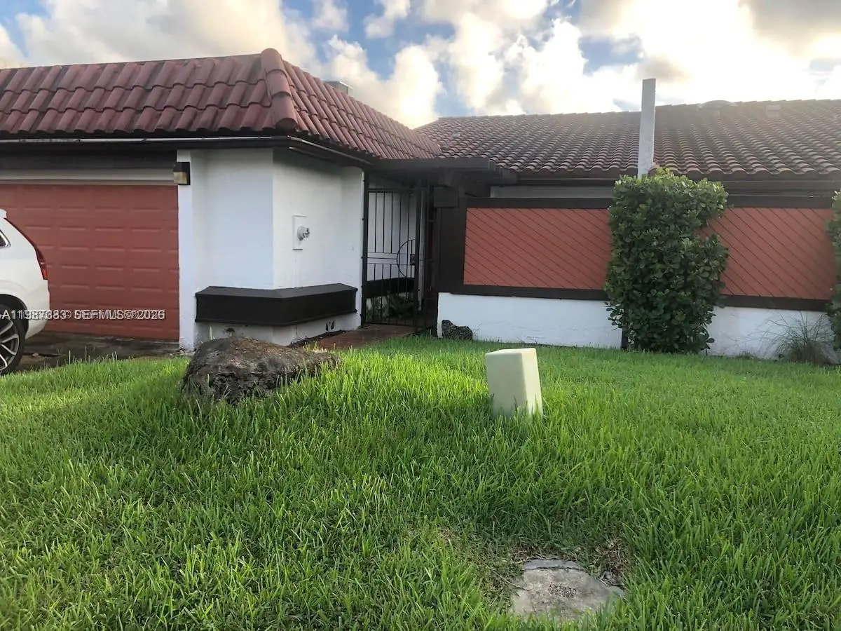 534 NE 195th St, Miami, FL 33179 - #1