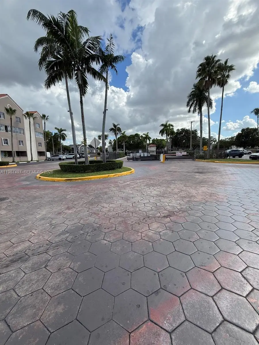 6045 NW 186th St #115, Hialeah, FL 33015 - #3