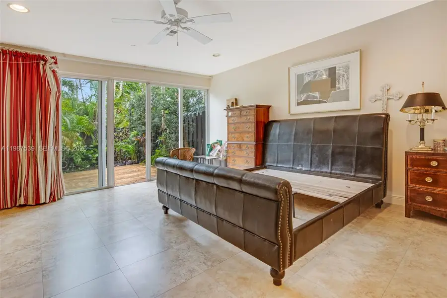 820 NE 19th Ave, Fort Lauderdale, FL 33304 - #2