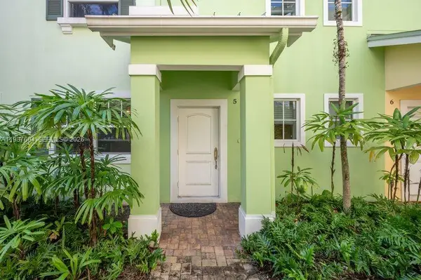 630 SE 15th St #5, Fort Lauderdale, FL 33316