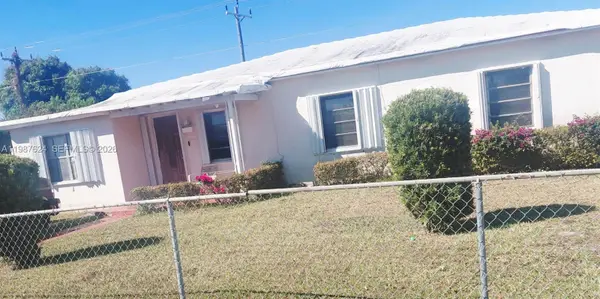 10845 Perry Dr, Miami, FL 33176