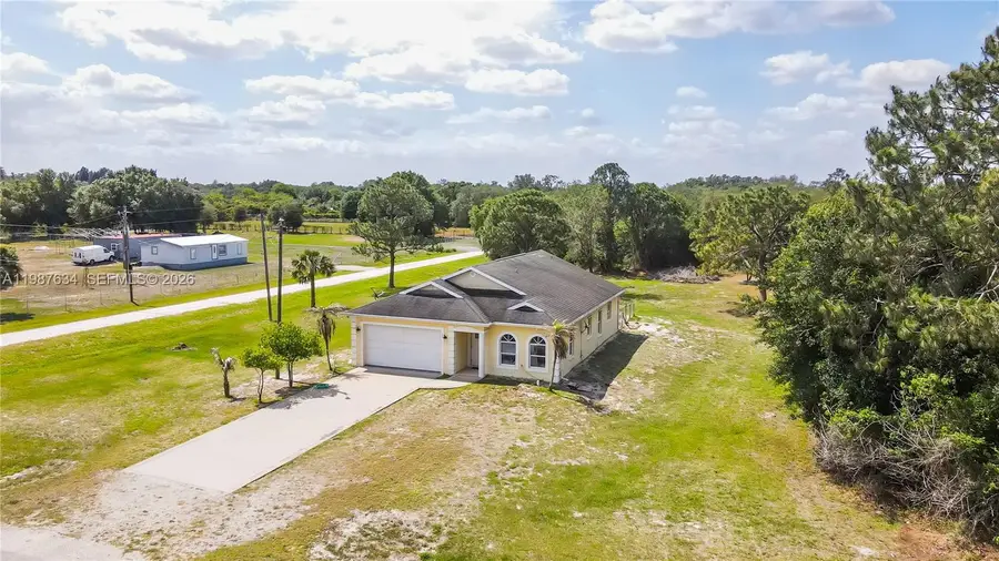 166 Pine Cone Ave, Clewiston, FL 33440 - #3