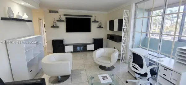 5055 NW 7th St #206, Miami, FL 33126