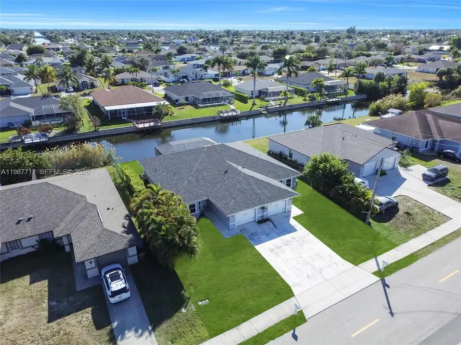 2032 NE 6th St, Cape Coral, FL 33909 - #3
