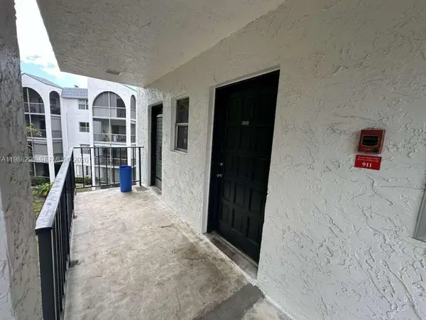 3300 Spanish Moss Ter #301, Lauderhill, FL 33319