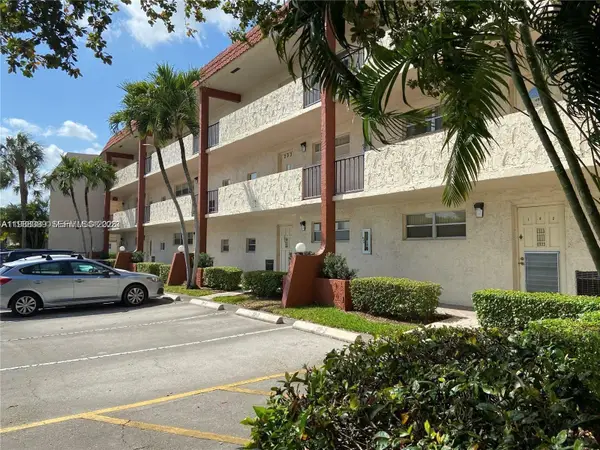 671 S Hollybrook Dr #104, Pembroke Pines, FL 33025